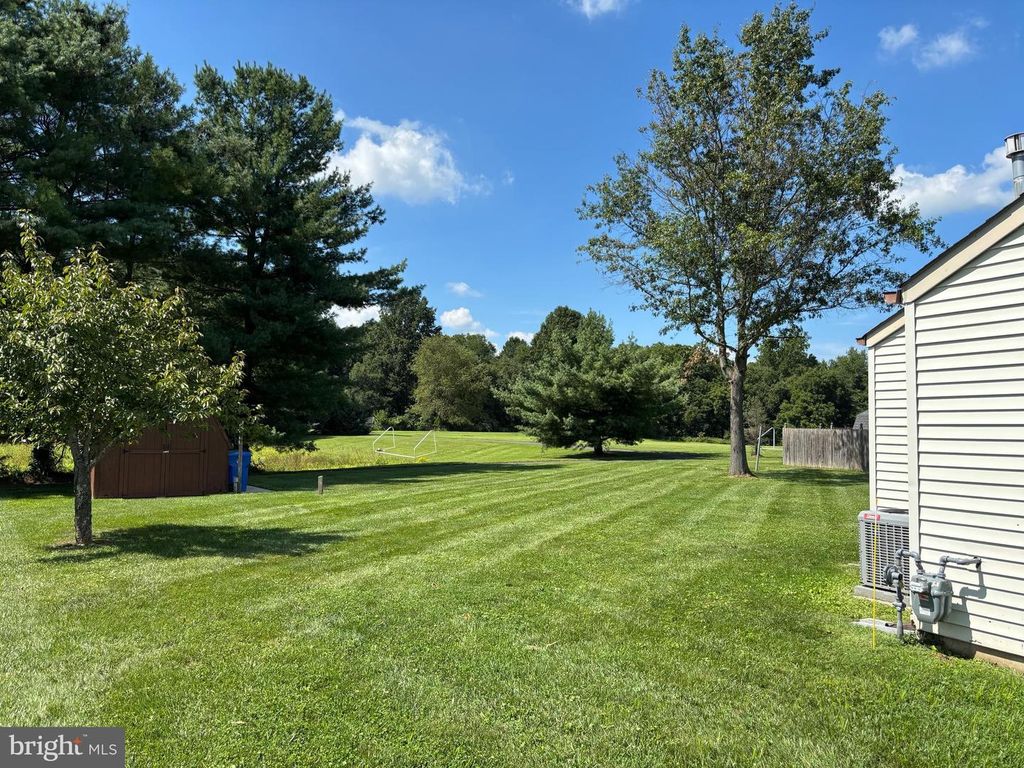 5 WOODCREST DR, EASTAMPTON, NJ 08060 — photo 2