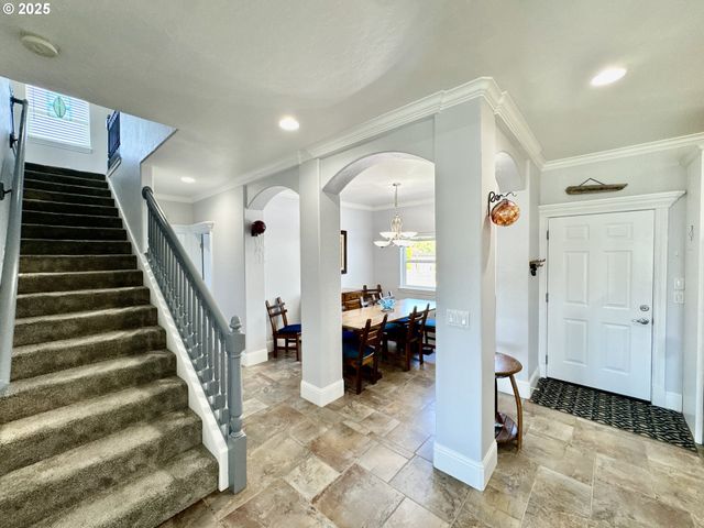 842 CHETCO POINT Ter, Brookings, OR 97415