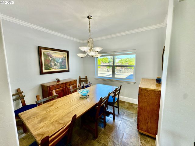 842 CHETCO POINT Ter, Brookings, OR 97415