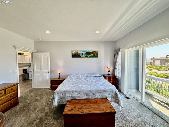 842 CHETCO POINT Ter, Brookings, OR 97415