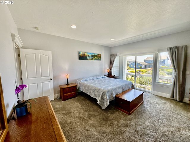 842 CHETCO POINT Ter, Brookings, OR 97415