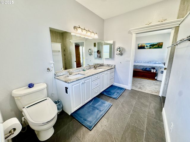 842 CHETCO POINT Ter, Brookings, OR 97415