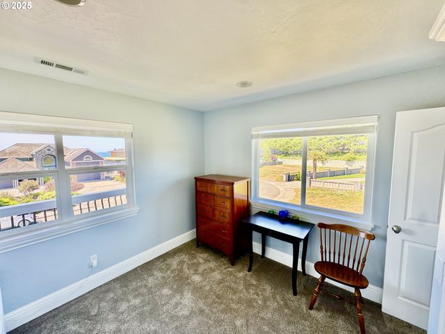 842 CHETCO POINT Ter, Brookings, OR 97415