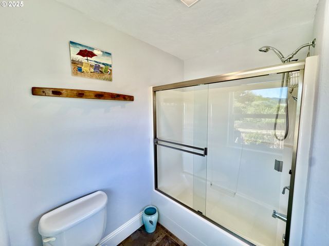 842 CHETCO POINT Ter, Brookings, OR 97415