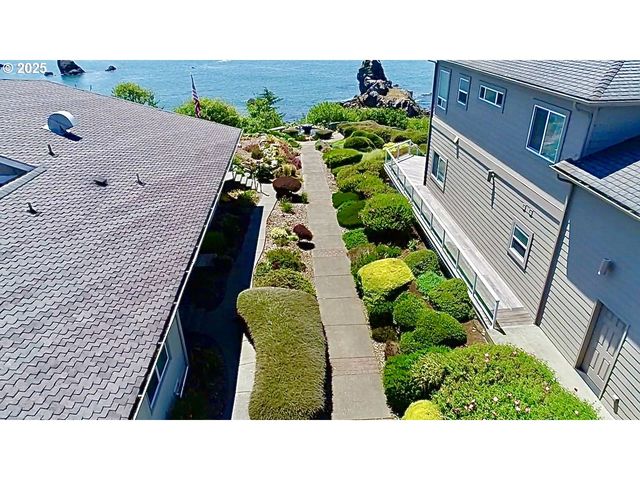 842 CHETCO POINT Ter, Brookings, OR 97415