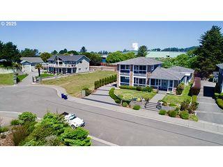 842 CHETCO POINT Ter, Brookings, OR 97415