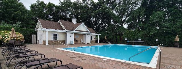 460 Old Town Road 13K, Port Jefferson Station, NY 11776