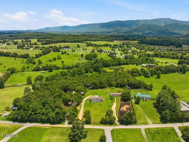 170 Burnett Chapel Lane, Greeneville, TN 37743