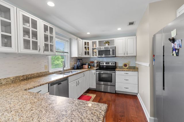 2108 Sanborn Dr, Nashville, TN 37210