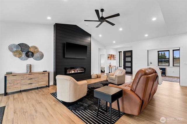 633 S Monte Verde Drive, East Wenatchee, WA 98802