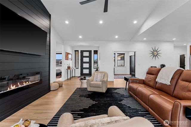 633 S Monte Verde Drive, East Wenatchee, WA 98802