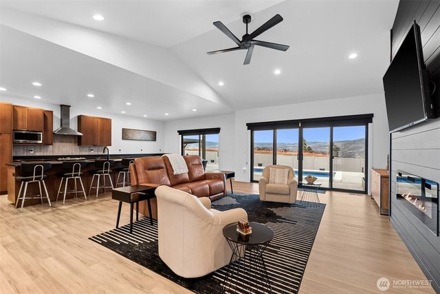 633 S Monte Verde Drive, East Wenatchee, WA 98802