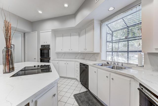 12007 Lakeway Court, Houston, TX 77071