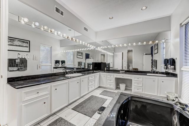 12007 Lakeway Court, Houston, TX 77071