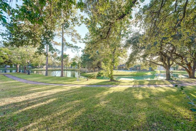 12007 Lakeway Court, Houston, TX 77071