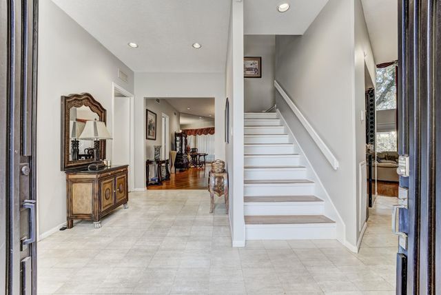 12007 Lakeway Court, Houston, TX 77071