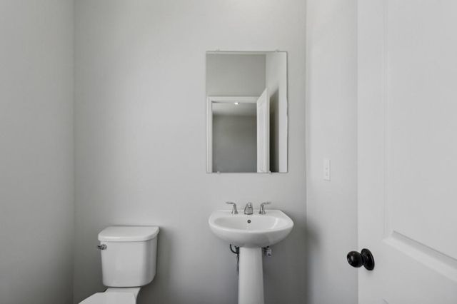 2696 Creek View NW Terrace, Atlanta, GA 30318