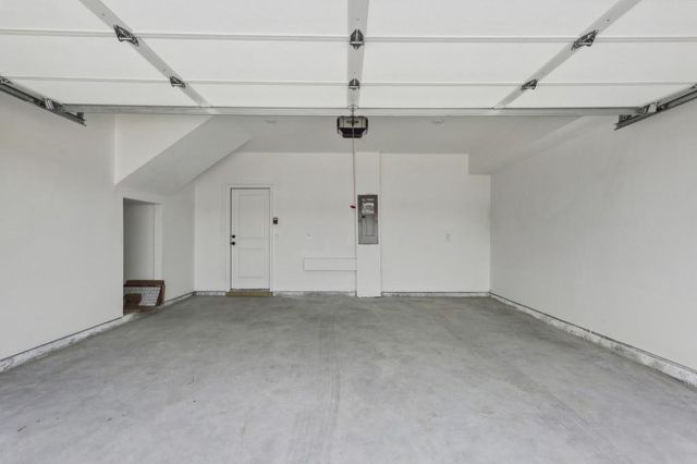 2696 Creek View NW Terrace, Atlanta, GA 30318