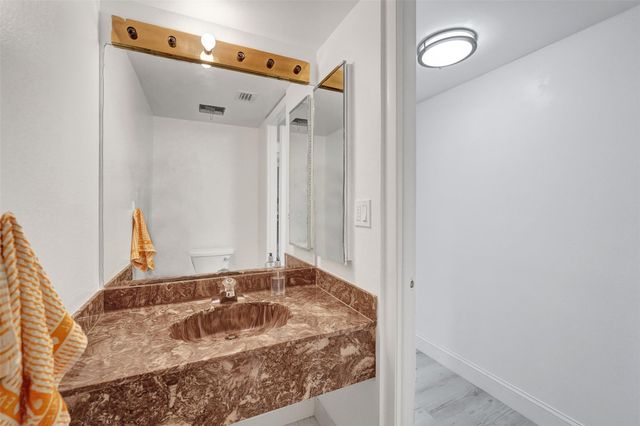2800 N 46th Ave A404, Hollywood, FL 33021