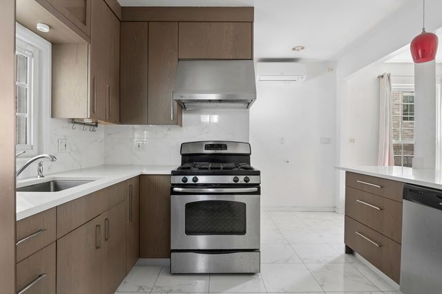 77-15 KEW FOREST Lane, New York City, NY 11375