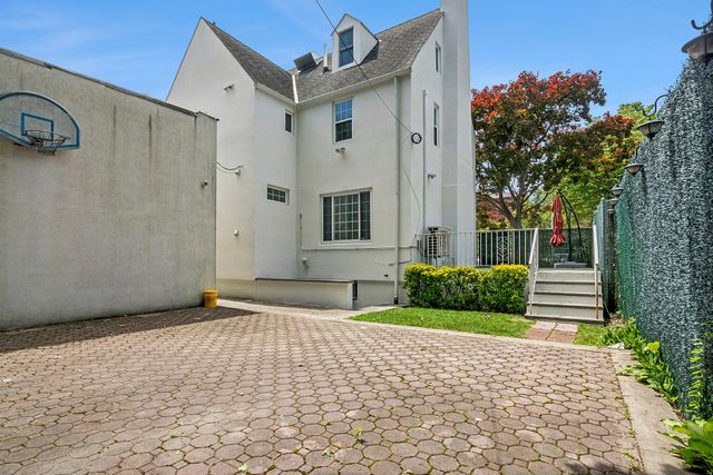 77-15 KEW FOREST Lane, New York City, NY 11375