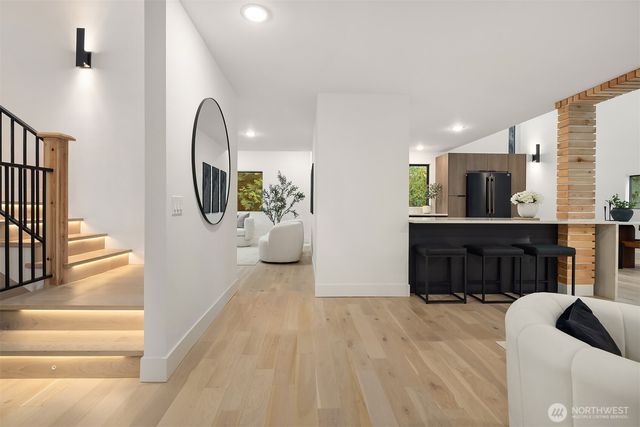 612 219th Avenue NE, Sammamish, WA 98074