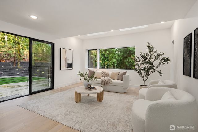 612 219th Avenue NE, Sammamish, WA 98074