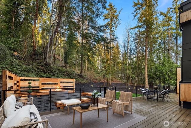 612 219th Avenue NE, Sammamish, WA 98074