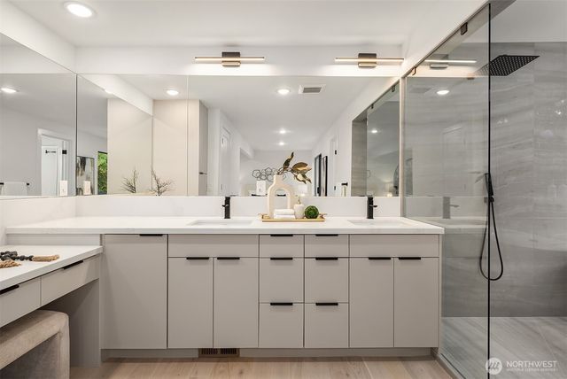 612 219th Avenue NE, Sammamish, WA 98074