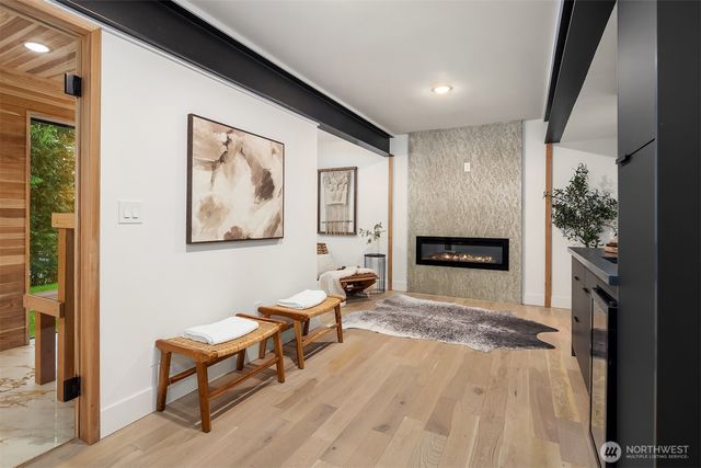 612 219th Avenue NE, Sammamish, WA 98074