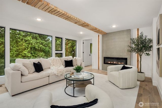 612 219th Avenue NE, Sammamish, WA 98074