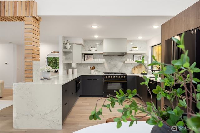 612 219th Avenue NE, Sammamish, WA 98074