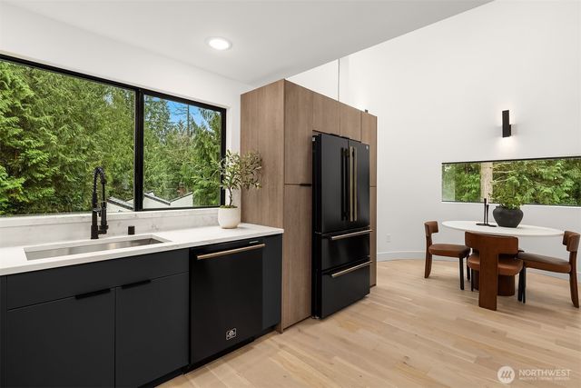 612 219th Avenue NE, Sammamish, WA 98074