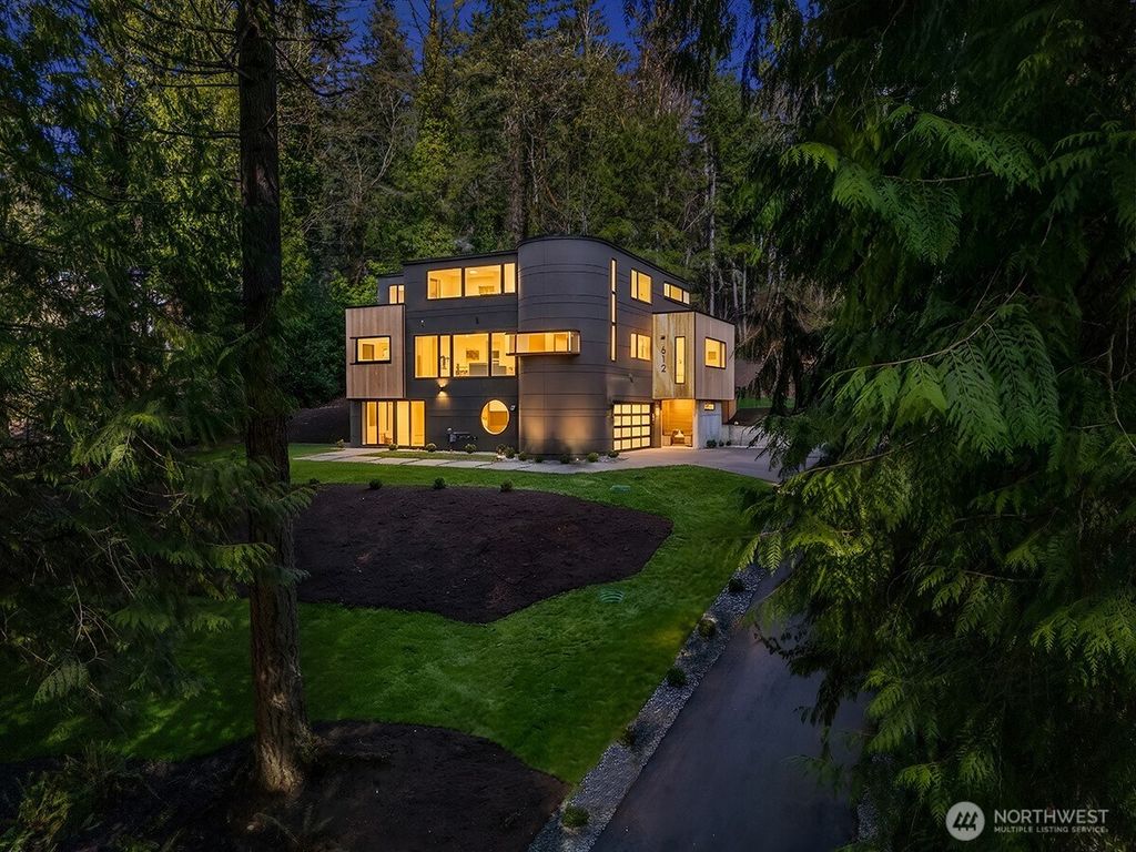 612 219th Avenue NE, Sammamish, WA 98074