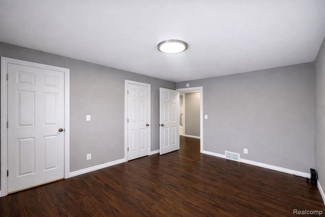 8373 McKinley, Center Line, MI 48015