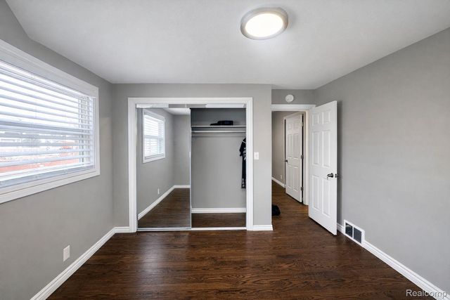 8373 McKinley, Center Line, MI 48015