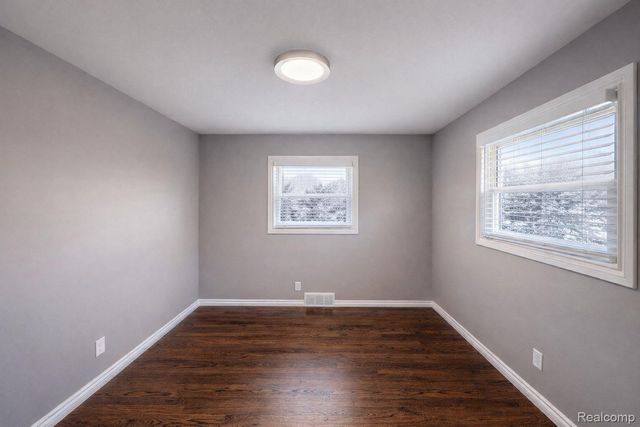 8373 McKinley, Center Line, MI 48015