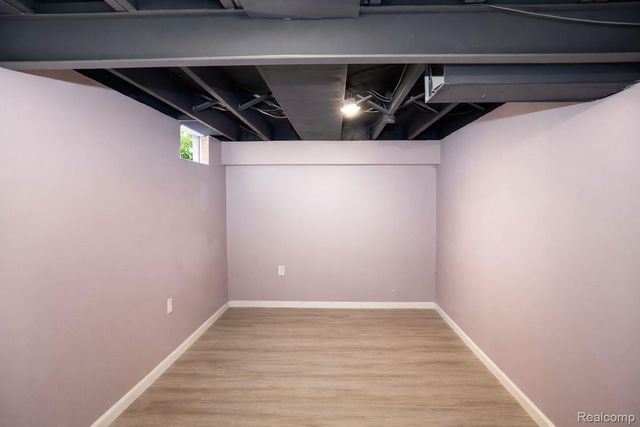 8373 McKinley, Center Line, MI 48015