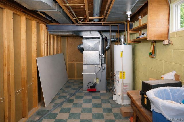 8373 McKinley, Center Line, MI 48015