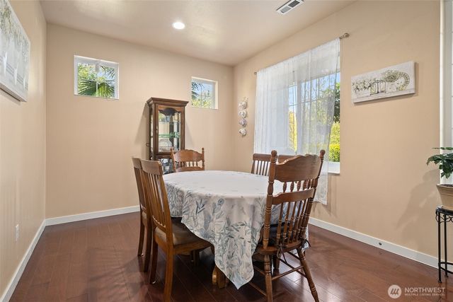 9320 Stevens Court NE, Lacey, WA 98516