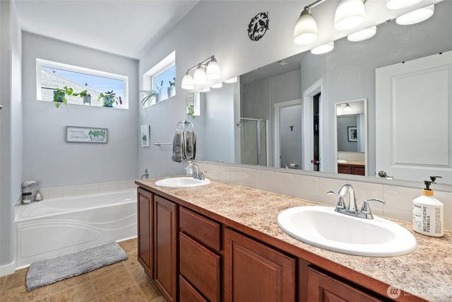 9320 Stevens Court NE, Lacey, WA 98516