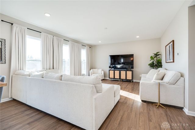 550 Crossing Lane, Dayton, OH 45449