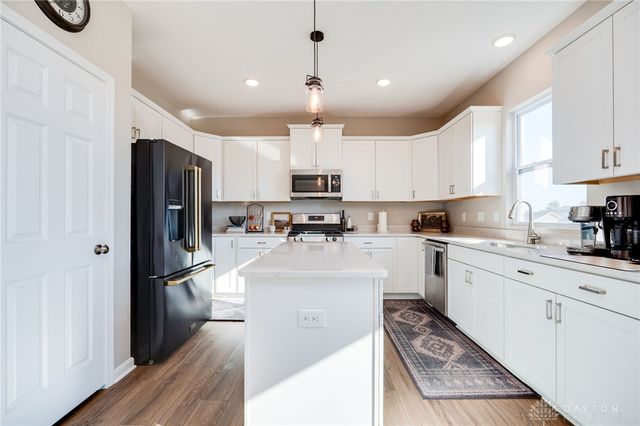 550 Crossing Lane, Dayton, OH 45449