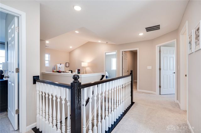 550 Crossing Lane, Dayton, OH 45449