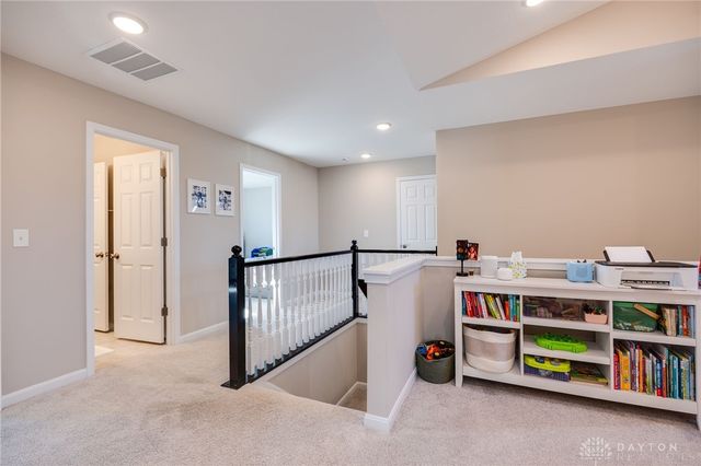 550 Crossing Lane, Dayton, OH 45449