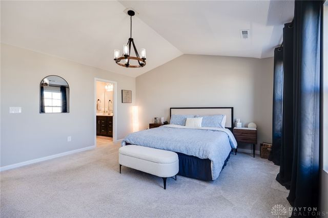 550 Crossing Lane, Dayton, OH 45449