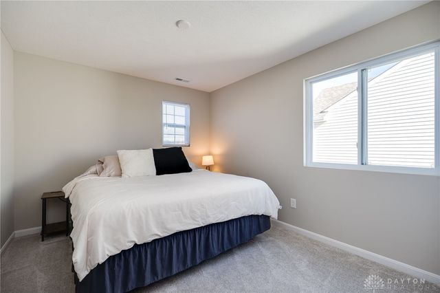 550 Crossing Lane, Dayton, OH 45449