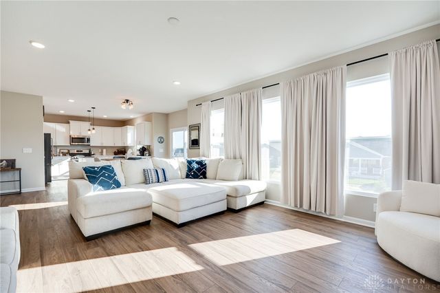 550 Crossing Lane, Dayton, OH 45449