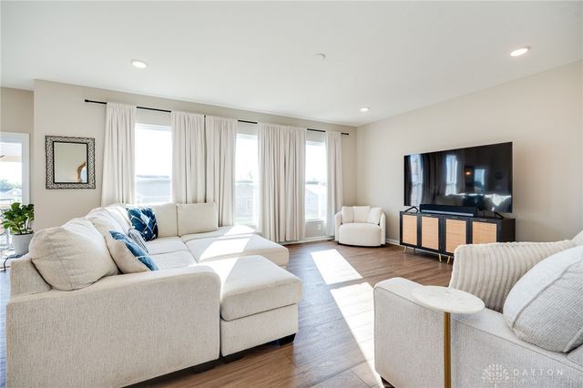 550 Crossing Lane, Dayton, OH 45449