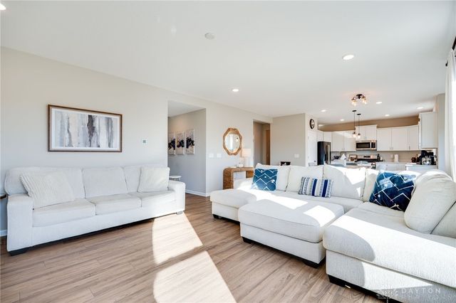 550 Crossing Lane, Dayton, OH 45449